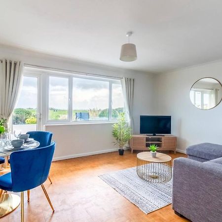 Beautiful Sea View 2 Bedroom Sleeps 6-Free Parking Μπόρνμουθ Εξωτερικό φωτογραφία