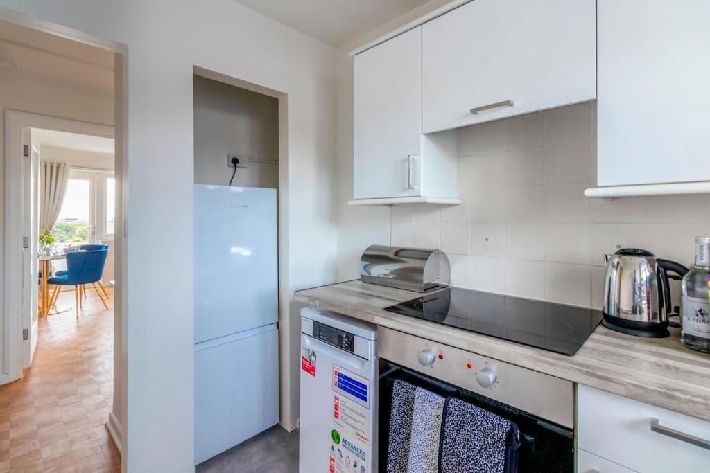Beautiful Sea View 2 Bedroom Sleeps 6-Free Parking Μπόρνμουθ Εξωτερικό φωτογραφία